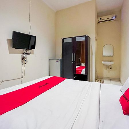 Reddoorz At Graha 99 Simomulyo Ξενοδοχείο Σουραμπάγια Εξωτερικό φωτογραφία
