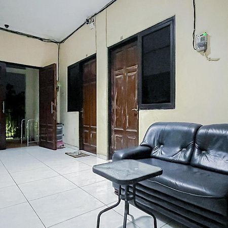 Reddoorz At Graha 99 Simomulyo Ξενοδοχείο Σουραμπάγια Εξωτερικό φωτογραφία