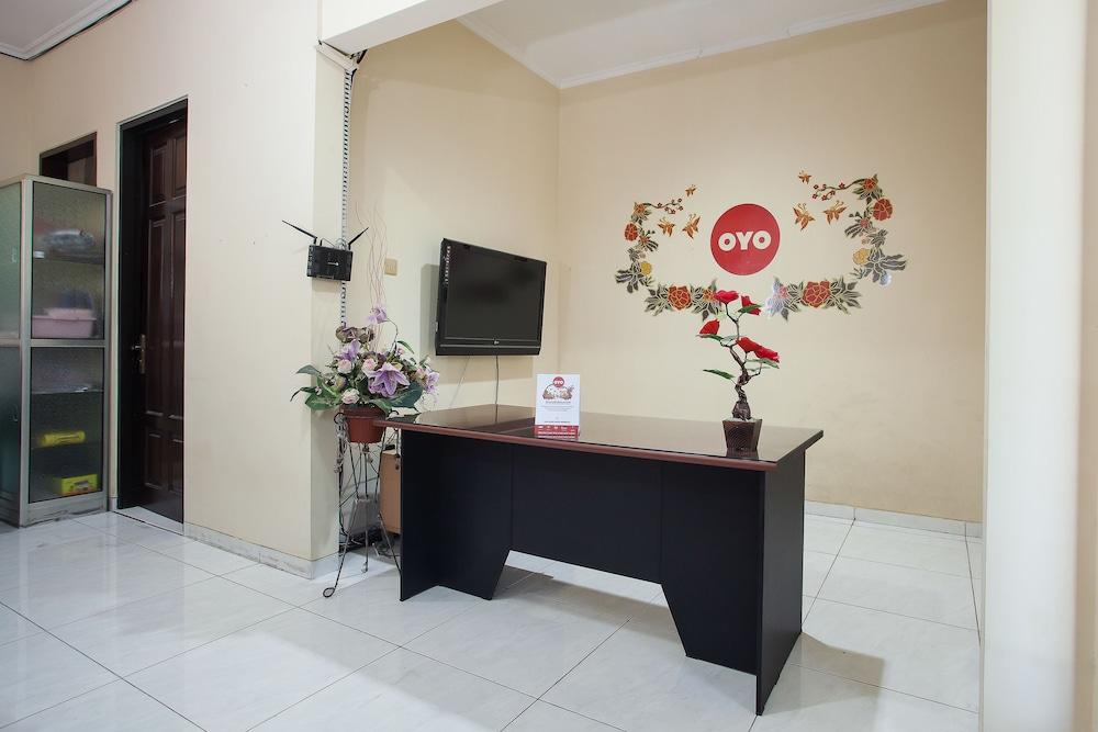 Reddoorz At Graha 99 Simomulyo Ξενοδοχείο Σουραμπάγια Εξωτερικό φωτογραφία