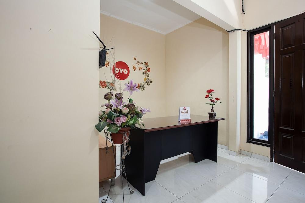 Reddoorz At Graha 99 Simomulyo Ξενοδοχείο Σουραμπάγια Εξωτερικό φωτογραφία