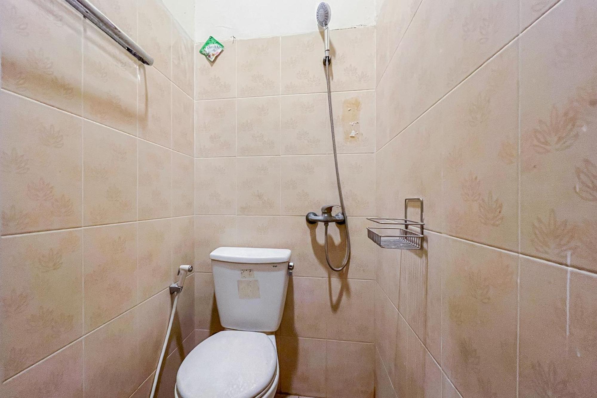 Reddoorz At Graha 99 Simomulyo Ξενοδοχείο Σουραμπάγια Εξωτερικό φωτογραφία